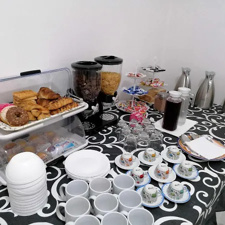 Nocleg ze śniadaniem White House 4*