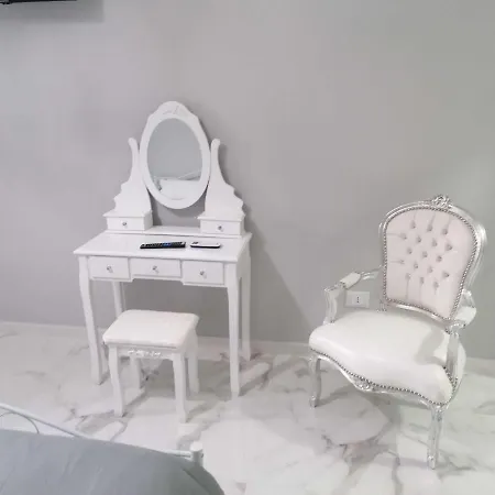 White House Bed & Breakfast 4*