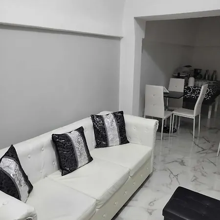 White House 4*