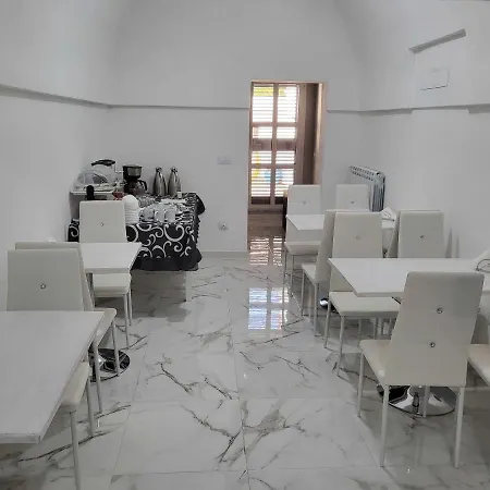 White House Bed & Breakfast 4*