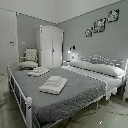 White House Panzió 4*