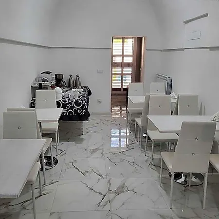 White House Panzió