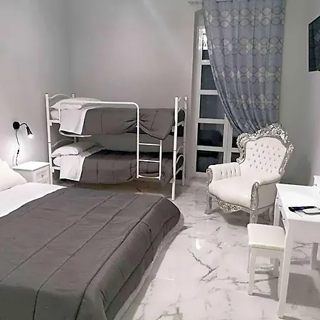 White House Panzió 4*