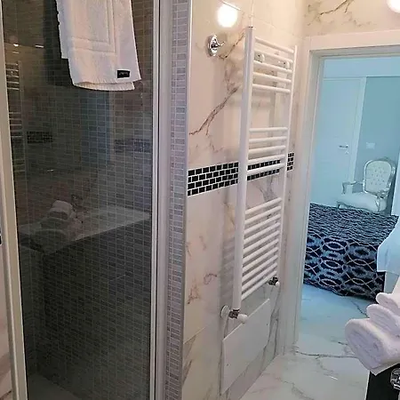 White House 4* Pulsano