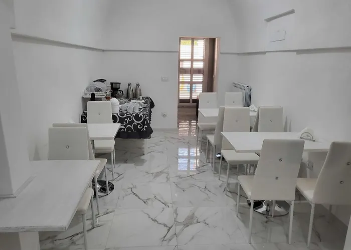 White House Bed & Breakfast 4*